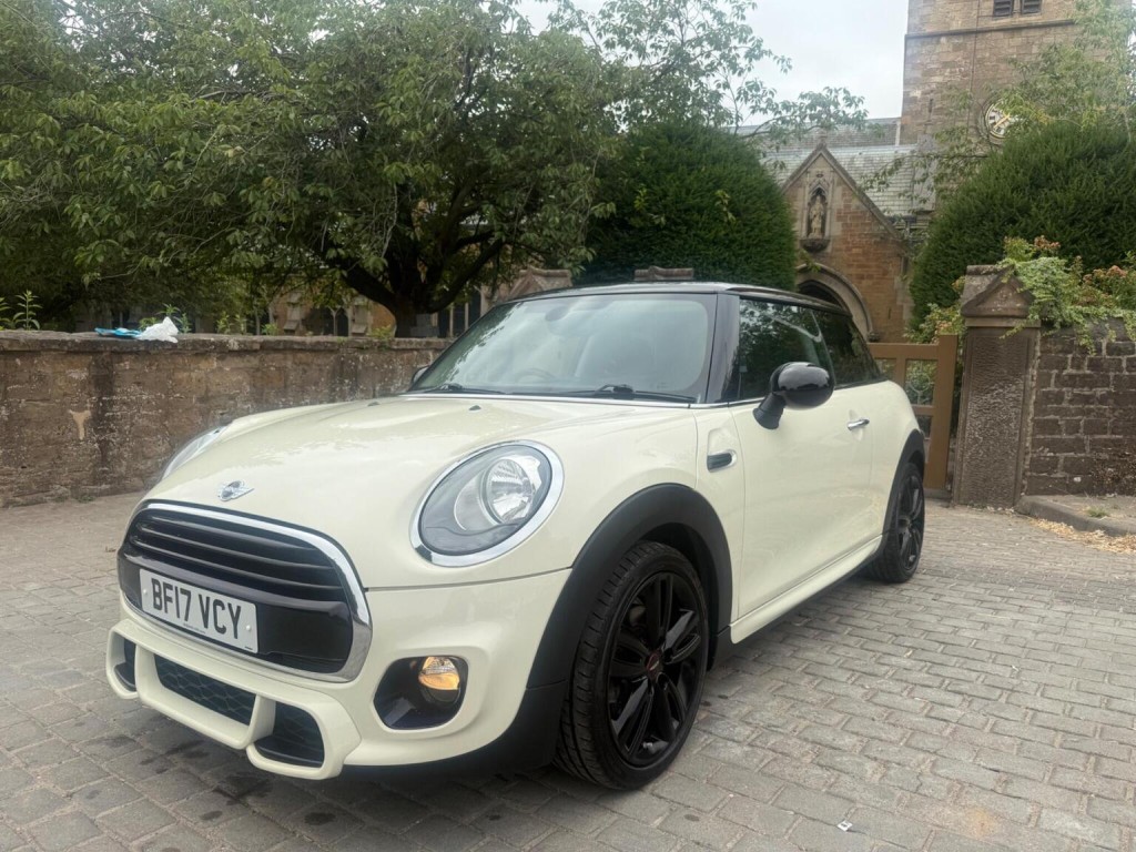 2017 MINI HATCH